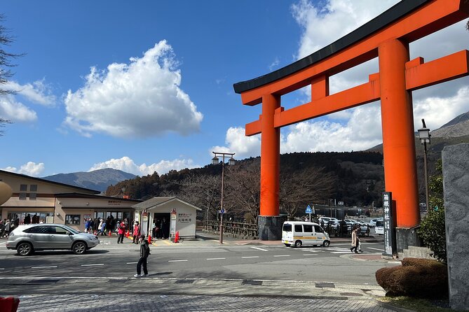 Hike Japan Heritage Hakone Hachiri with certified mountain guide - Meeting at Hakone-Yumoto and easing into the trail