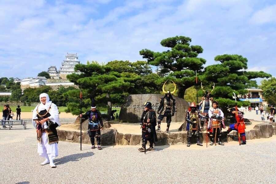 Himeji: Express Guided Tour of Himeji Castle in 90 Minutes - Getting the most from a short visit, how to think about time and focus