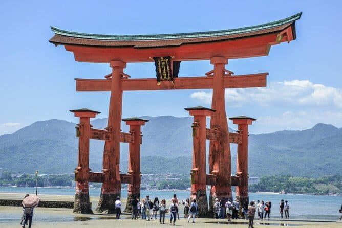 Hiroshima and Miyajima by Bike and Boat - Itsukushima Shrine area: where the famous view earns its hype