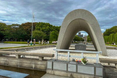 Hiroshima and Miyajima Day Trip with Itsukushima Shrine & Ferry