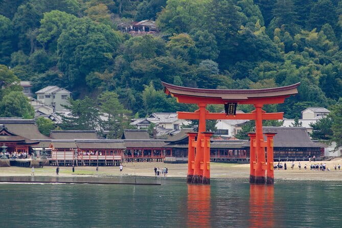 Hiroshima and Miyajima Private Guided Tour - Price and logistics: what $150 buys you (and what it does not)