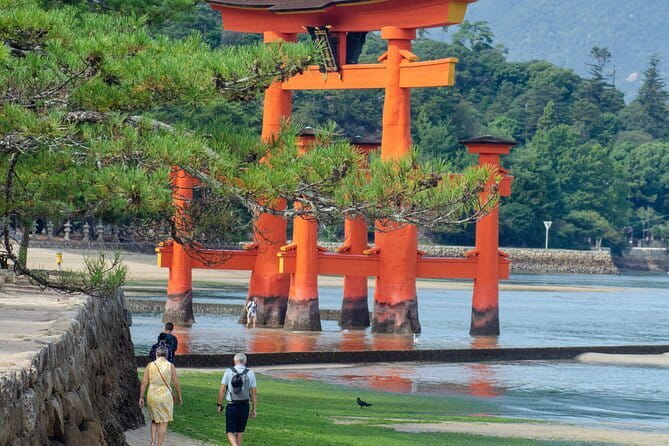 Hiroshima and Miyajima Private Guided Tour - Guide styles that shape the day, Kazuko Mensing, John, and Gajender