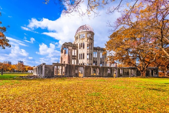 Hiroshima and Miyajima Private Tour with English Speaking Driver - Stop 4: Itsukushima Shrine, the torii scene and the shrine approach