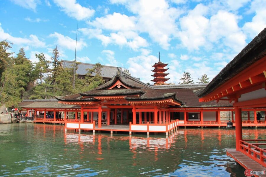 Hiroshima: History and Hidden Gems Tour - Practical tips so your walk feels easier