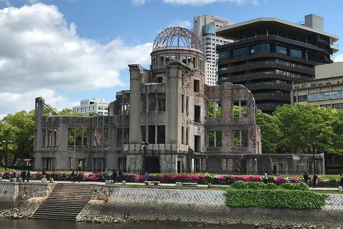 Hiroshima in a Nutshell: Morning Bike Adventure - Stop 2: Atomic Bomb Dome, photos with room to reflect