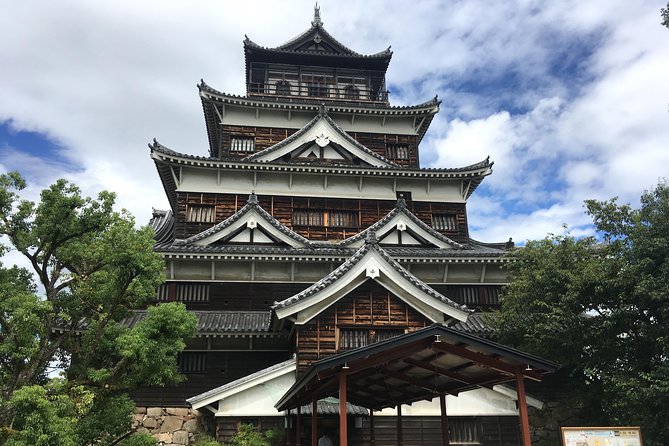 Hiroshima in a Nutshell: Morning Bike Adventure - Stop 3: Hiroshima Castle, gardens, history, and better angles