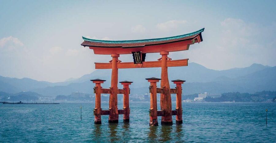 Hiroshima: Miyajima Peace Memorial Icons of Peace and Beauty - Hiroshima Peace Memorial Park, where the day turns serious