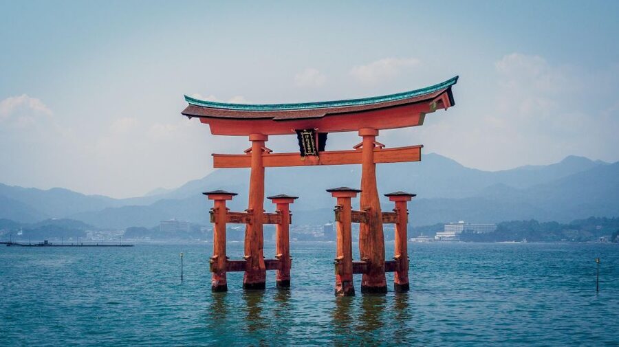 Hiroshima: Miyajima Peace Memorial Icons of Peace and Beauty - Getting to Miyajima without logistics stress
