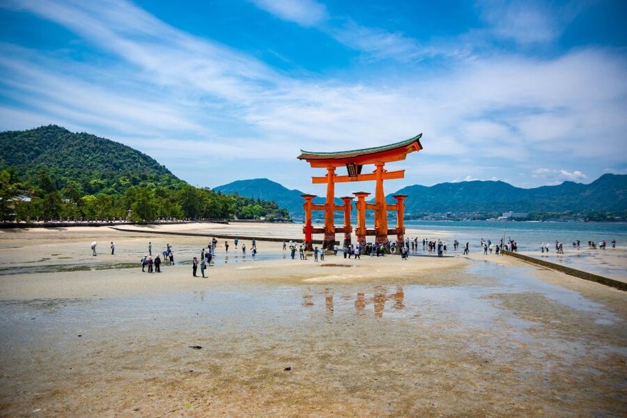 Hiroshima: Miyajima Peace Memorial Icons of Peace and Beauty - Professional photo option, and how it can help