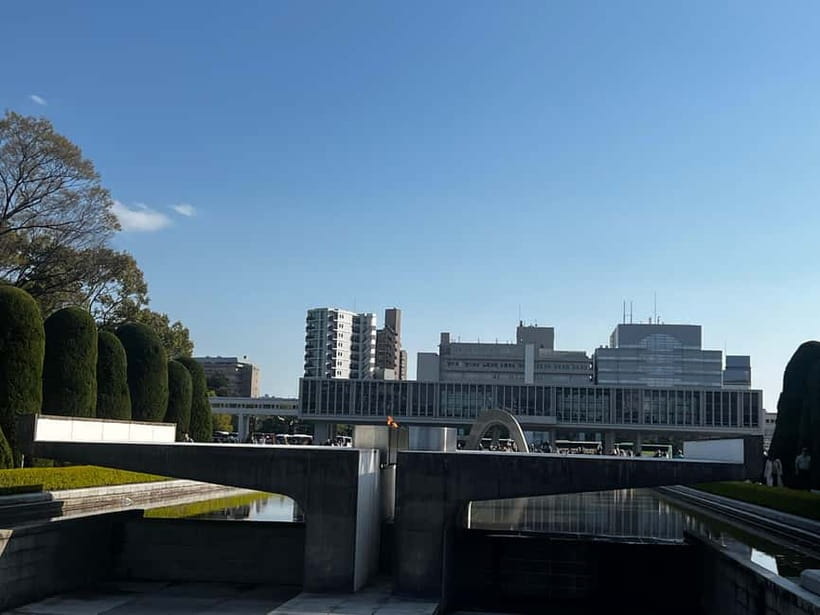 Hiroshima Peace Memorial Park: A Guided Tour - Entering Hiroshima Peace Memorial Park without getting lost