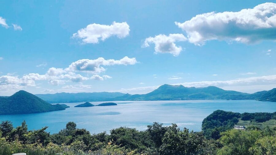Hokkaido│Noboribetsu & Lake Toya Tour with Ropeway Ticket - Usuzan Ropeway and Bear Ranch: the ticketed-choice moment