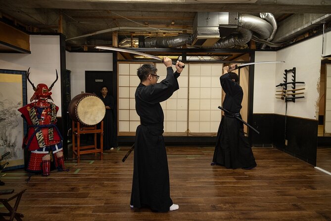 Honor - Experience Samurai & traditional Culture to the fullest - Calligraphy with a big brush, plus a character you can take home