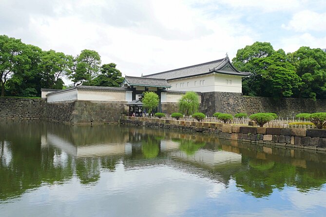 Imperial Palace East Garden and Edo Castle Walking Tour in Tokyo - Quick practical tips before you go