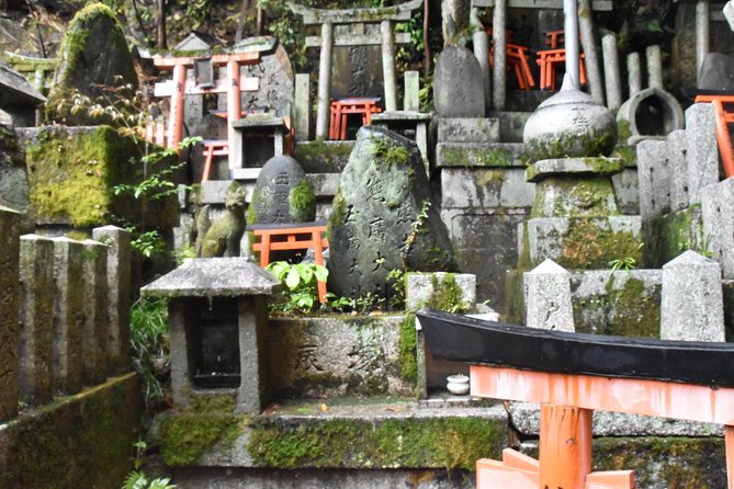 Inside of Fushimi Inari - exploring and lunch with locals - Red gates, Shinto meaning, and holy stops you might miss alone