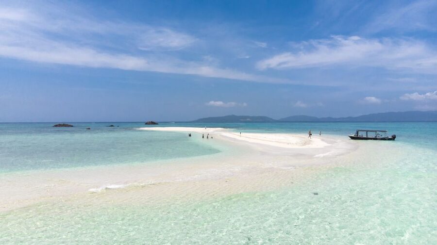 Ishigaki: Phantom Island Snorkeling and Taketomi Sightseeing - Hamajima Phantom Island, why low tide is the whole point