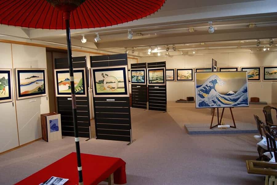 Itajime Shibori Scarf Class at Kyoto Shibori Museum - What you do while your fabric dries: samples, exhibits, and video