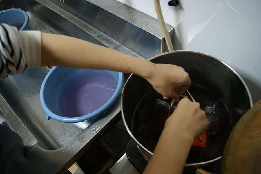 Itajime Shibori Scarf Class at Kyoto Shibori Museum - Should you book the Itajime shibori scarf class?