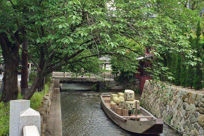 Japanese Sake Breweries Tour in Fushimi Kyoto - Stop 6: ABURACYO in Otesuji Shotengai, 100-plus sake choices and a tasting set