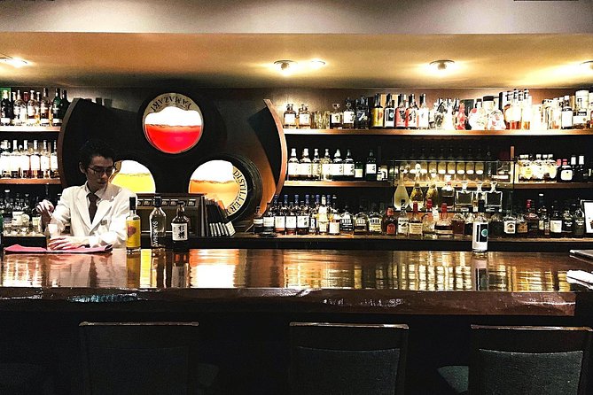 Japanese Whisky Tasting Experience at Local Bar in Tokyo - Guides can make or break it, and you get strong support here
