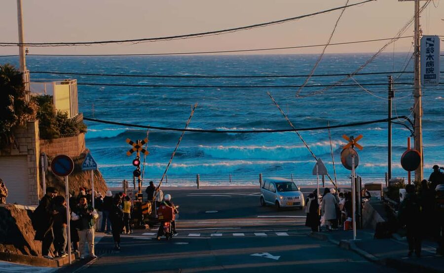 Kamakura: A Journey Through Medieval Japan (Walking Tour) - Tsurugaoka Hachimangu in downtown Kamakura: where power and worship met