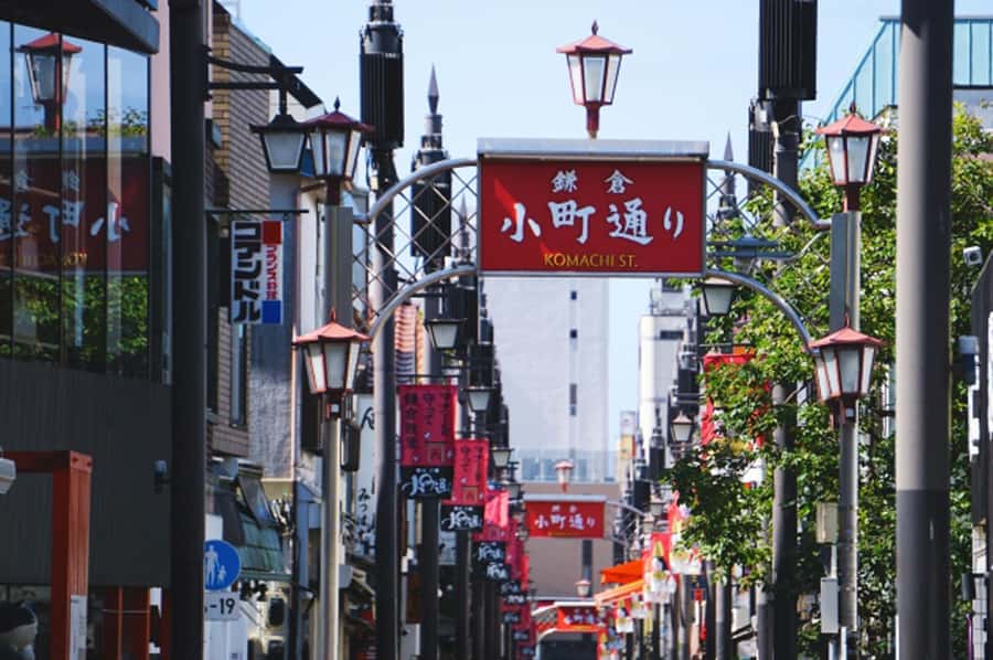 Kamakura: Walking Tour through the City of Samurai - Hase-dera: temple views and a finish that feels natural
