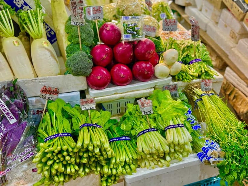 Kanazawa: 2-Hour Private Tour of Omicho Market with Tastings - Food tastings: fresh seafood and local fruit