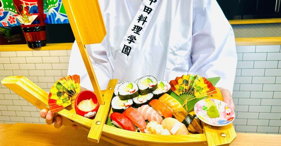 Kanazawa: Authentic Japanese Cooking and Sushi-Making Lesson - Making oshizushi (pressed sushi) the Kanazawa way