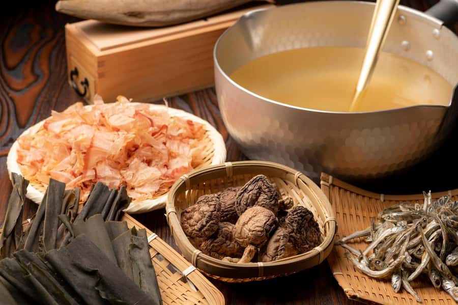 Kanazawa: Authentic Japanese Cooking and Sushi-Making Lesson - The rest of the meal: side dishes, miso soup, and dessert