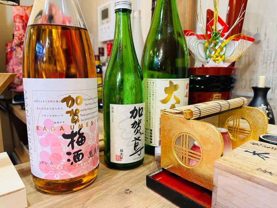 Kanazawa: Authentic Japanese Cooking and Sushi-Making Lesson - Costumes, photos, and that “this is fun” teaching style