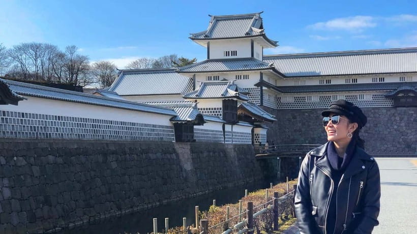Kanazawa: City Highlights & Hidden Gems Private Walking Tour - Kenrokuen garden paths, calm time, and photo stops that make sense