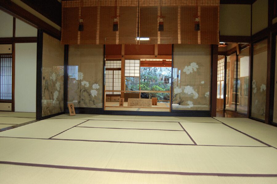 Kanazawa: Samurai Residence Remains Nomura Family admission - What You’ll See Indoors: Artifacts and Intricate Architectural Details