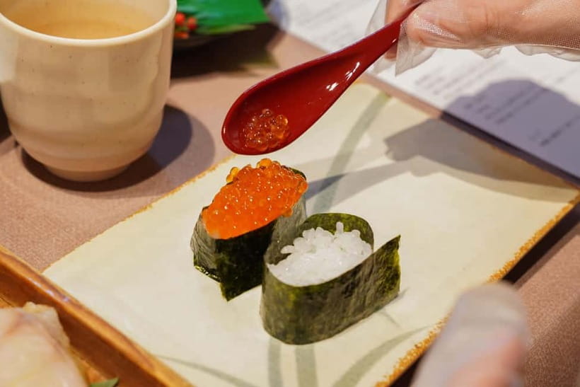 Kanazawa: Sushi Making Experience at Oumicho Market - Your exact menu: nigiri, gunkan-maki, and one roll