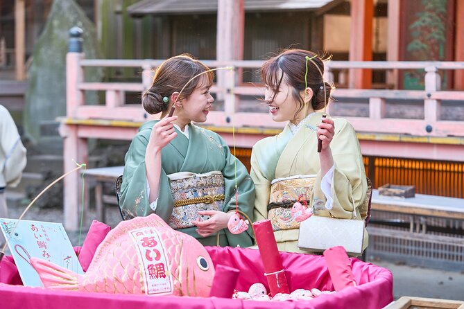 Kawagoe:Family-Friendly Kimono & Yukata Experience at WARGO - Picking your kimono and yukata in WARGO Kawagoe