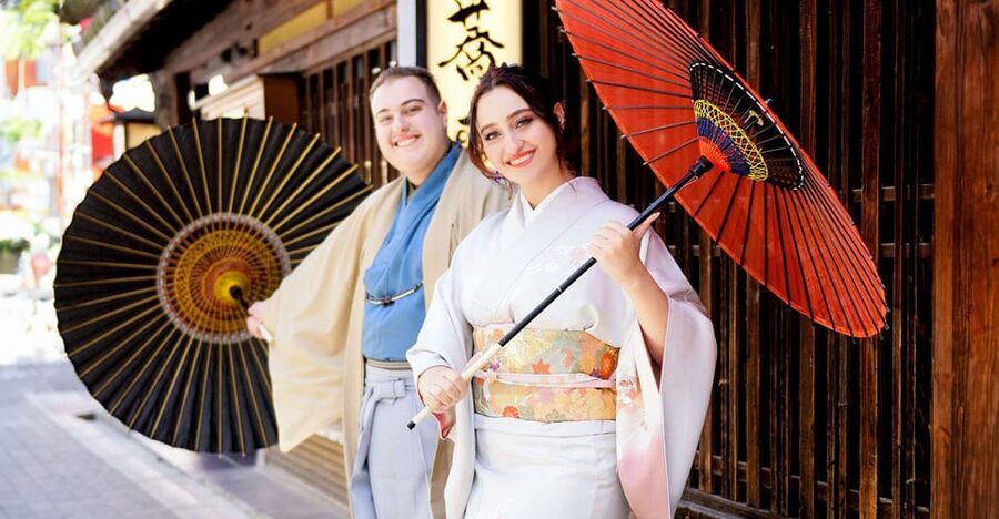 Kimono photoshoot-Includes 100 photo data - Meeting at Rose House and getting into kimono mode