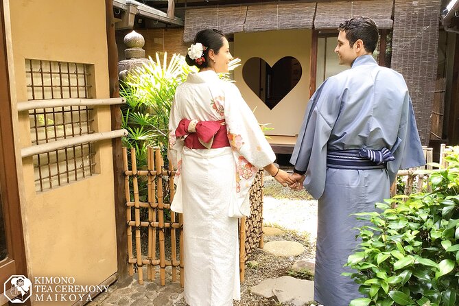 Kimono Tea Ceremony at Kyoto Maikoya, NISHIKI - Choosing your kimono, then getting picture-ready