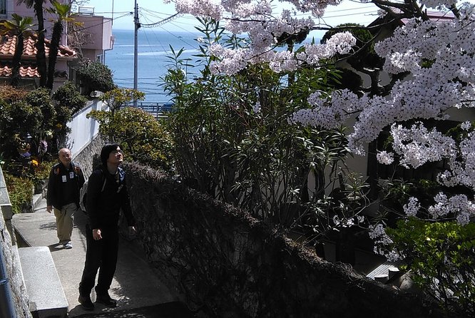 KOBE, SHIOYA, a quaint fishing town walking tour - Through the tunnel into Shioya’s everyday pace