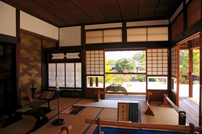 Kumamoto Full-Day Private Tour with Government-Licensed Guide - Kumamoto Castle: Your Big-Scale Start