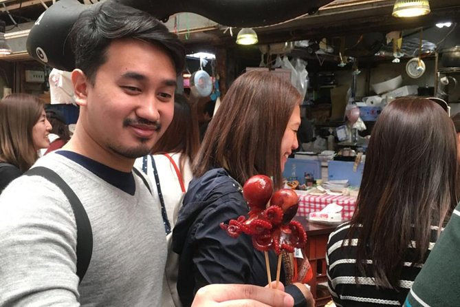 Kuromon Market Food Walking Tour in Osaka (6 stops, 6 tastes) - A smart way to start Osaka’s food scene (without getting lost)