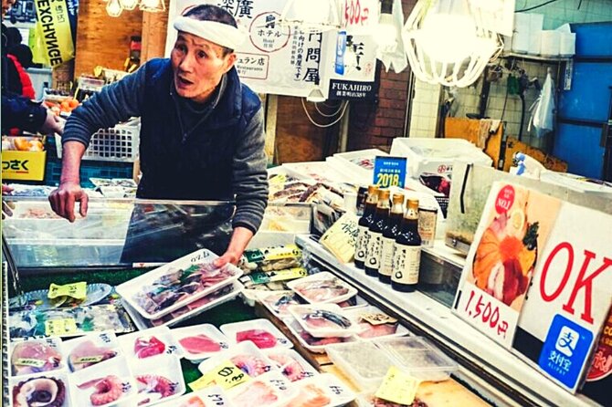 Kuromon Market Tour: All inclusive 6~8 Dishes & 3~4 samplings - The guide makes or breaks the market
