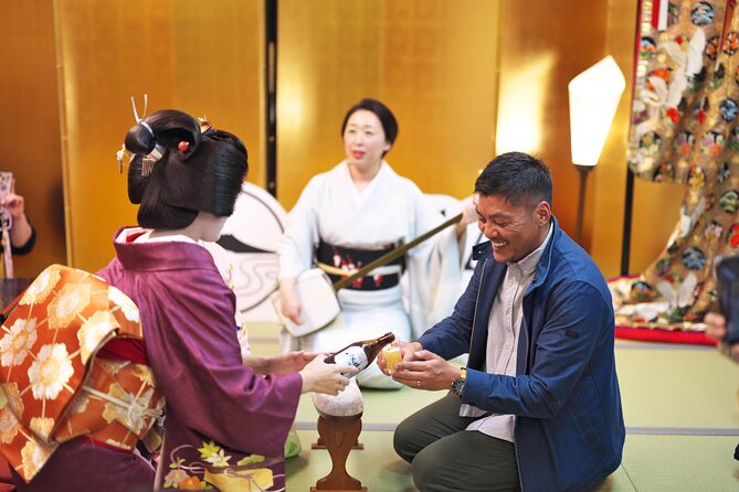 Kyoto 4 hr Gion Private Guided Tour & Maiko or Geisha Dinner - The 90-Minute Gion Walk: What a Licensed Guide Adds