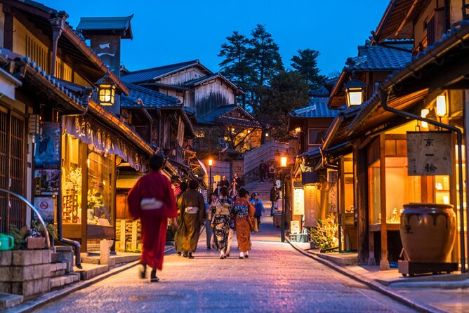 Kyoto 5-Star Geisha Night Walk: Small-Group Authentic Experience - Stop by Kabuki theater: entertainment context before the geisha lanes