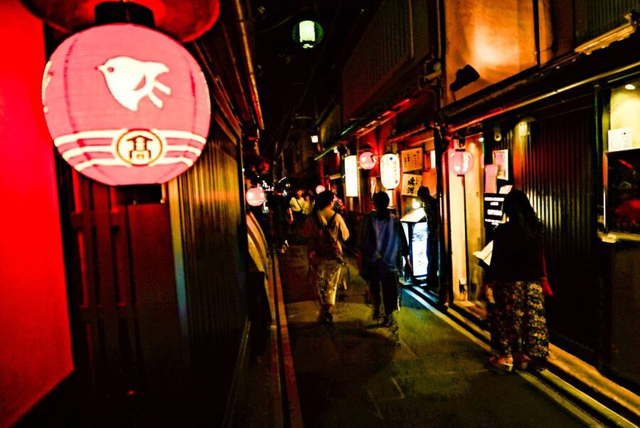 Kyoto : Bar Hopping Tour in Pontocho Alley at Night - How the Tour Gets You Into the Backstreets (Without Stressing You Out)