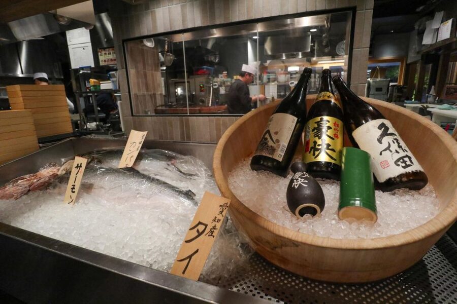 Kyoto : Bar Hopping Tour in Pontocho Alley at Night - The Food and Drinks Plan: Why 3-4 Stops Can Feel Like a Full Dinner