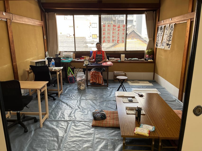Kyoto: Calligraphy class at Buddhist temple in city center - The tatami seating reality, zabuton pillows, and comfort