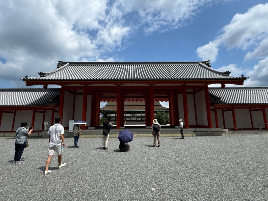 Kyoto: Discover Every Bit of Kyoto Imperial Palace - Shishinden and traditional Japanese architecture you can spot in real time
