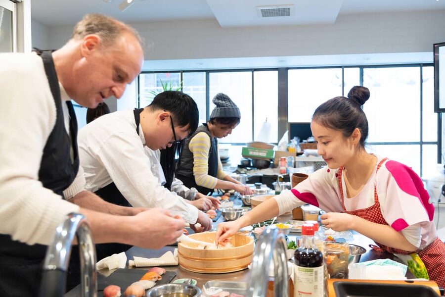 Kyoto: Enjoy Sushi & Market Tour! Best for Family & Couple! - Key takeaways before you go