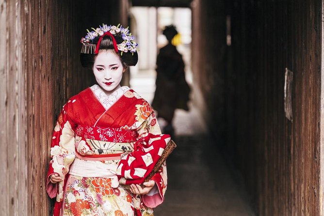 Kyoto Evening Gion Food Tour Including Kaiseki Dinner - Meeting at the Japan Kanji Museum and Library, then setting your Gion context