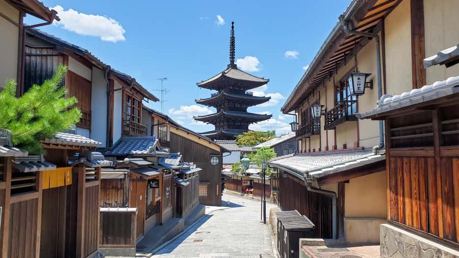 Kyoto : Flexible 3 hours Tour with a English Speaking guide. - What a good local guide adds in Kyoto