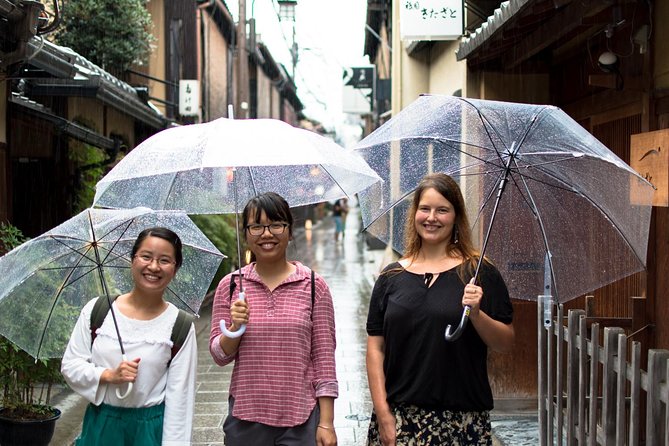 Kyoto Foodie Night Tour - Nishiki Market at 5 pm, where sample-size history becomes dinner
