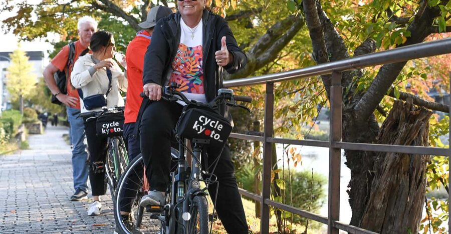 Kyoto: Full Day Bike Tour - Toji and Nishi Honganji, where the day starts old and calm